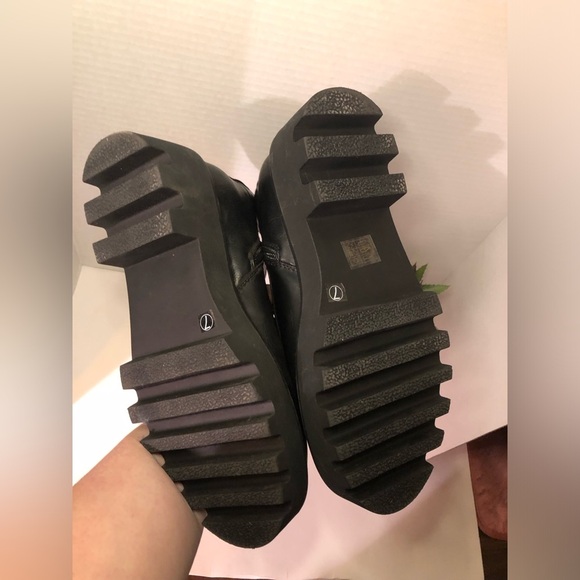 LAMODA Black Leather Platform Boots - Picture 14 of 16